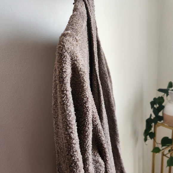 Barefoot Dreams Island Wrap - Picture 8 of 10